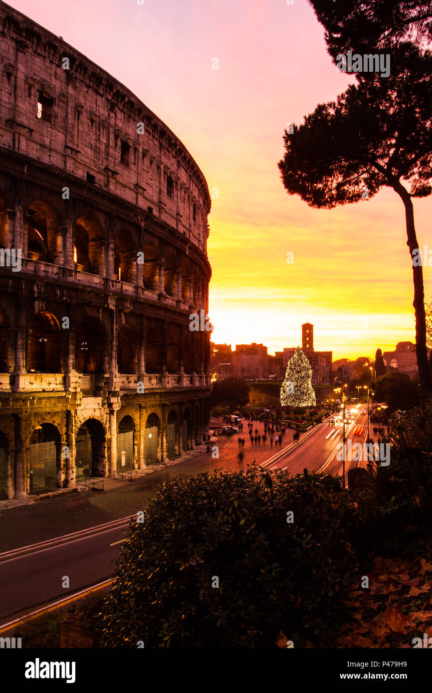 Coliseu ao por do sol. Roma, Itália - 23/12/2012. Foto: Ricardo Ribas / Fotoarena Stock Photo