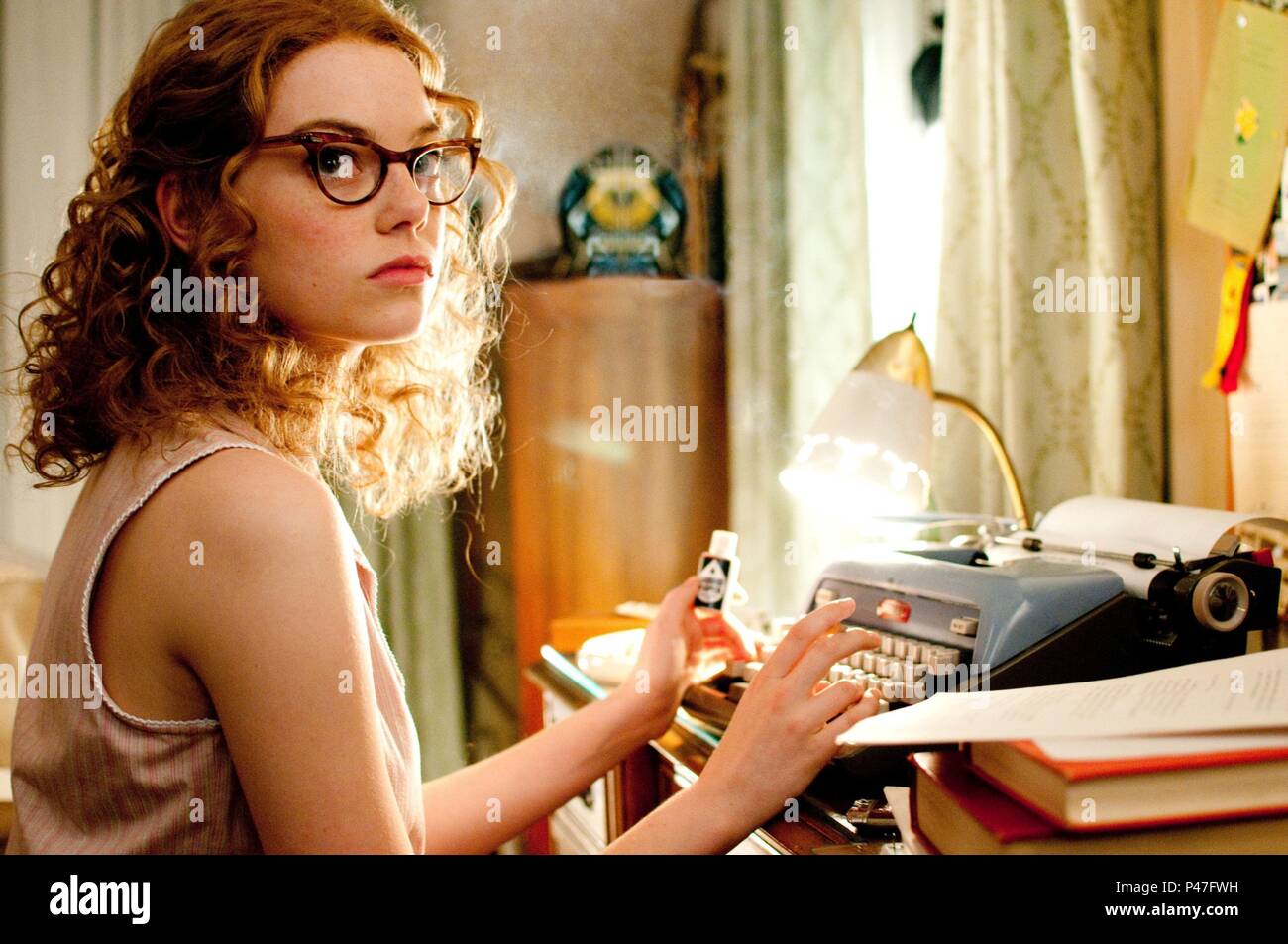 Original Film Title: THE HELP.  English Title: THE HELP.  Film Director: TATE TAYLOR.  Year: 2011.  Stars: EMMA STONE. Credit: DREAMWORKS PICTURES / Album Stock Photo
