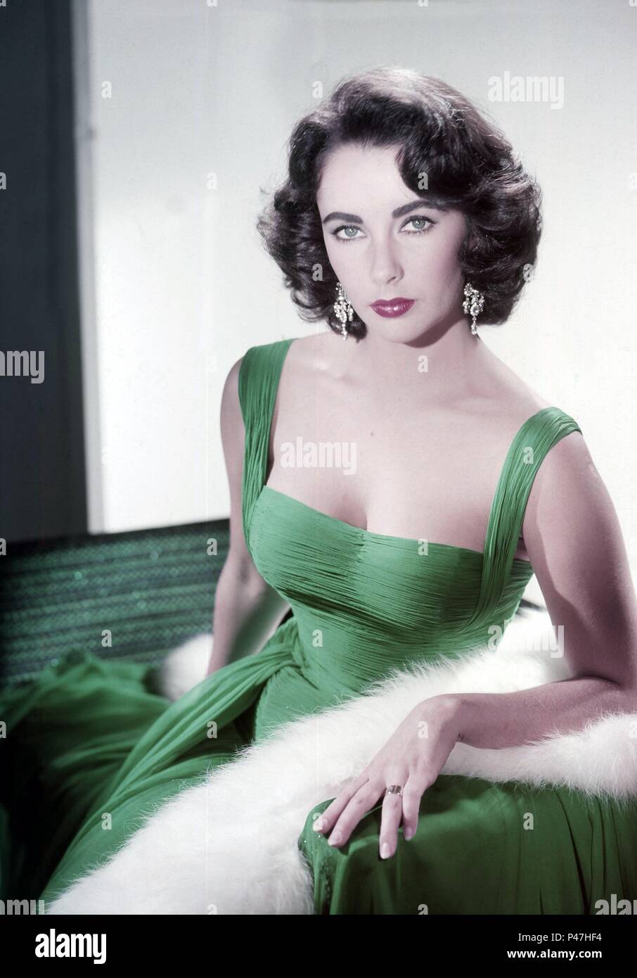 elizabeth taylor green dress Stars: Stock Photo burgundy style women's