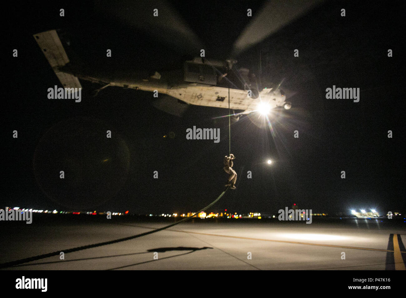 Uh 60 seahawk hi-res stock photography and images - Alamy