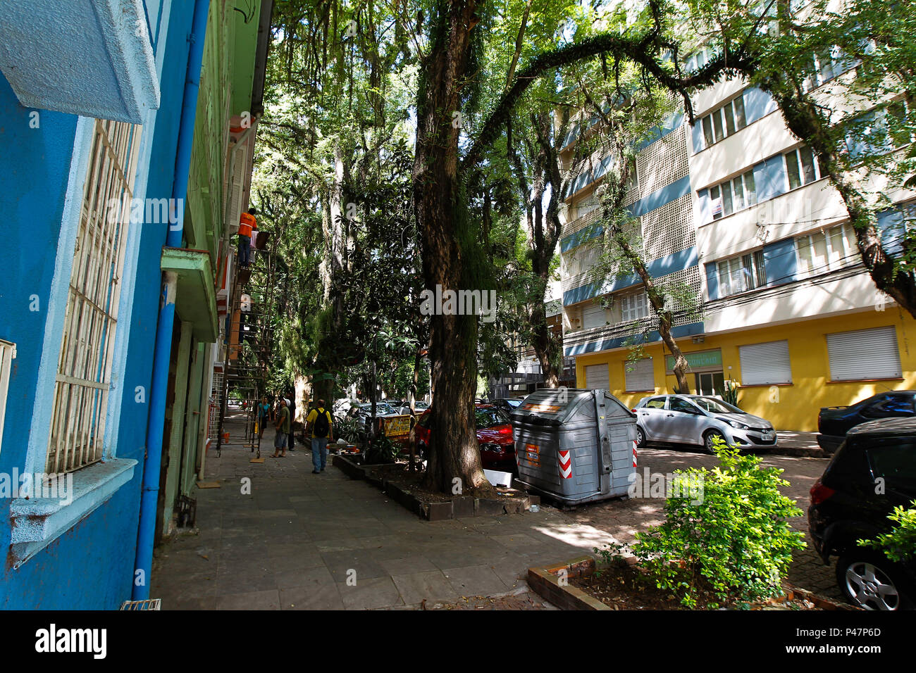 Rua GonÃ§alo de Carvalho. Porto Alegre/RS, Brasil. 13/02/2015. Foto: Carlos Eduardo de Quadros / Fotoarena. Stock Photo