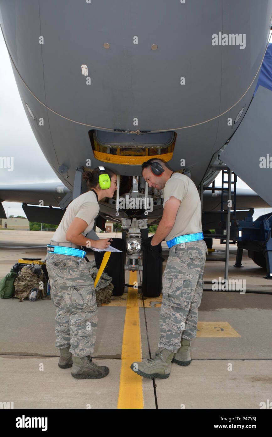 Senior Airman Nathalie Hamilton and Jose Gonzales, both crew chiefs with the 507th Aircraft Maintenance Squadron, complete a checklist during the June Operational Exercise June 3, 2016, at Tinker Air Force Base, Okla. (U.S. Air Force Photo/Tech Sgt. Lauren Gleason) Stock Photo