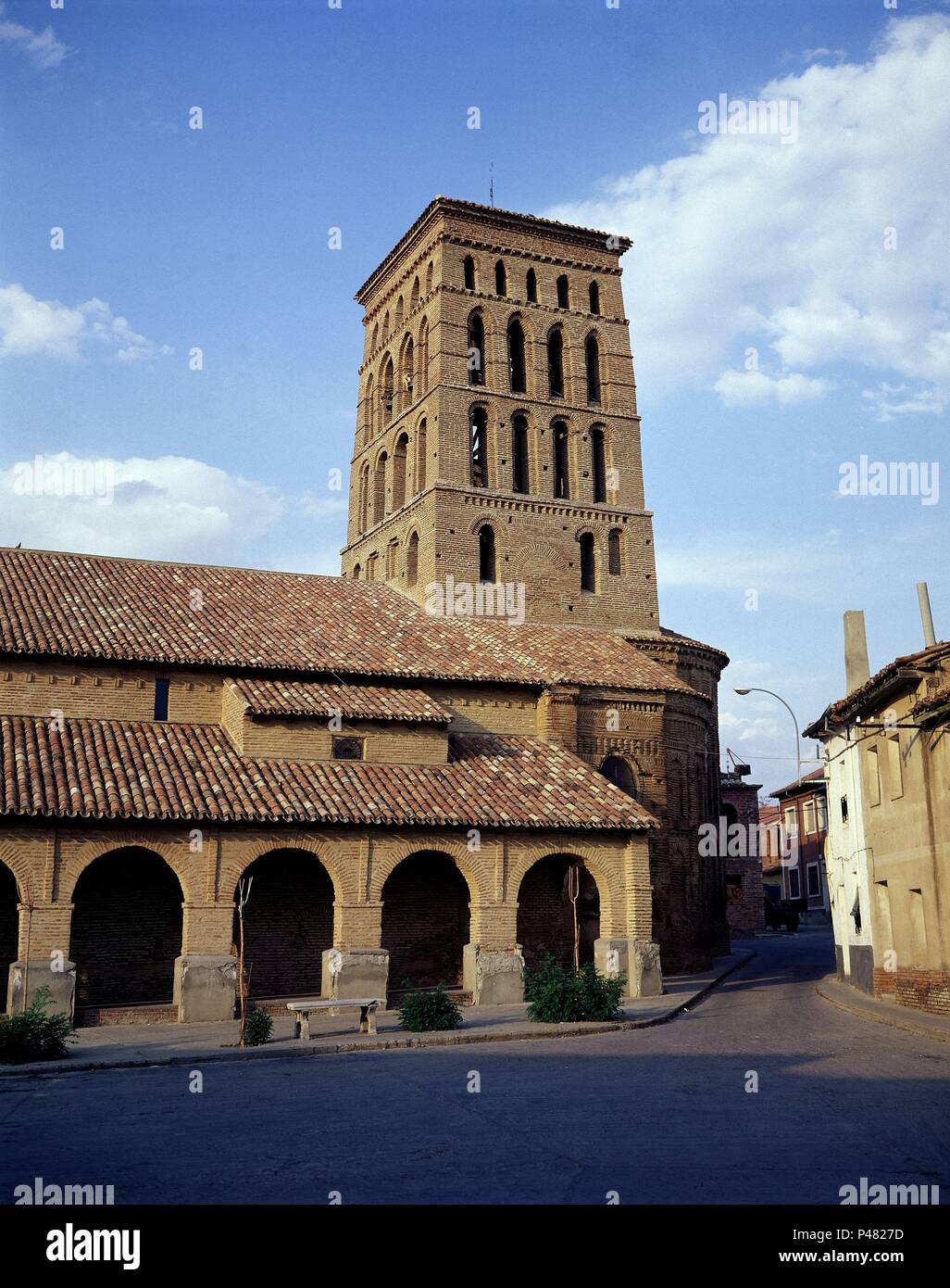 PORTICO Y TORRE CAMPANARIO DE LA IGLESIA DE SAN LORENZO - SIGLO XIII ...