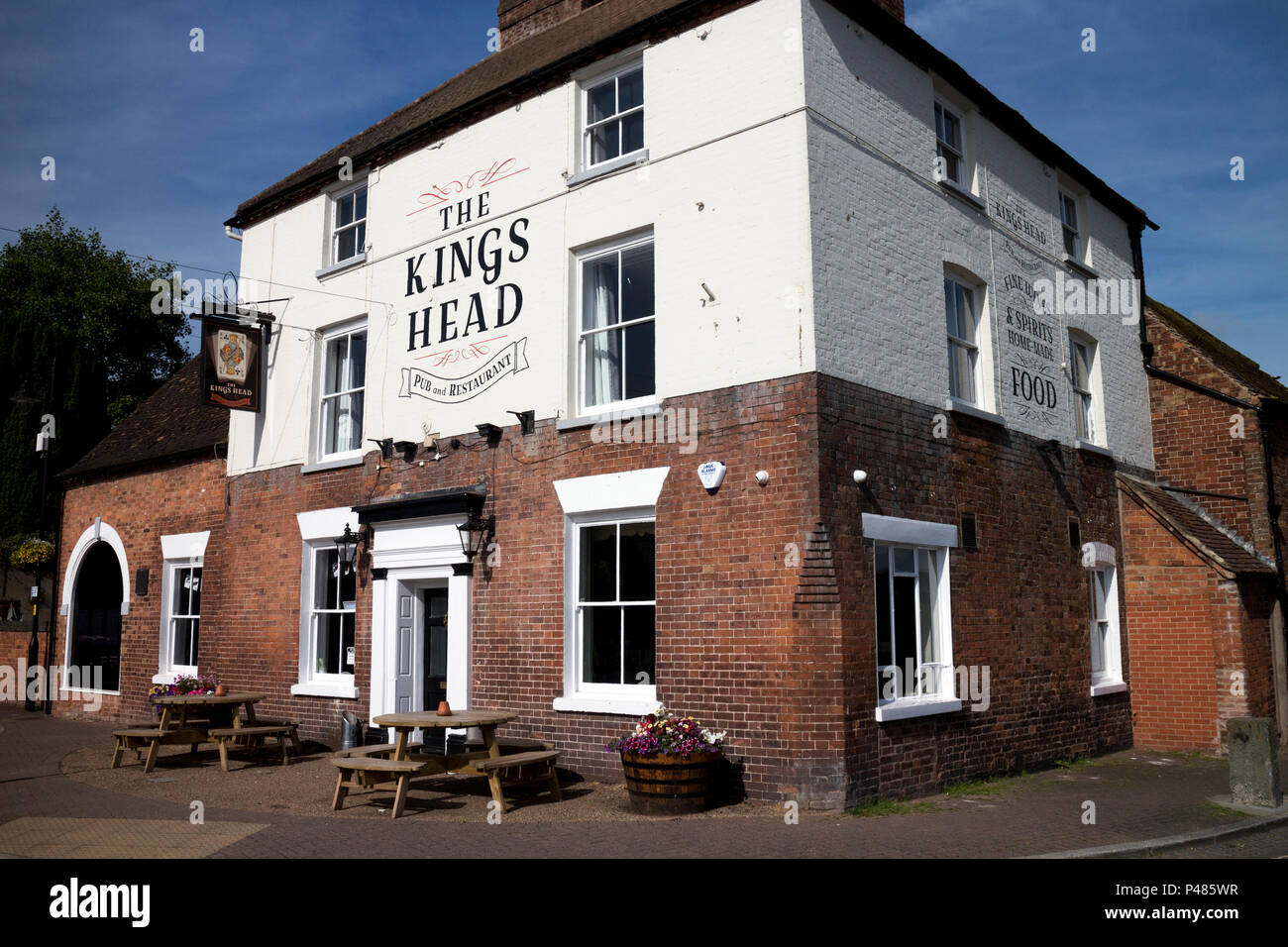 The Kings Head pub, UptonuponSevern, Worcestershire, England, UK