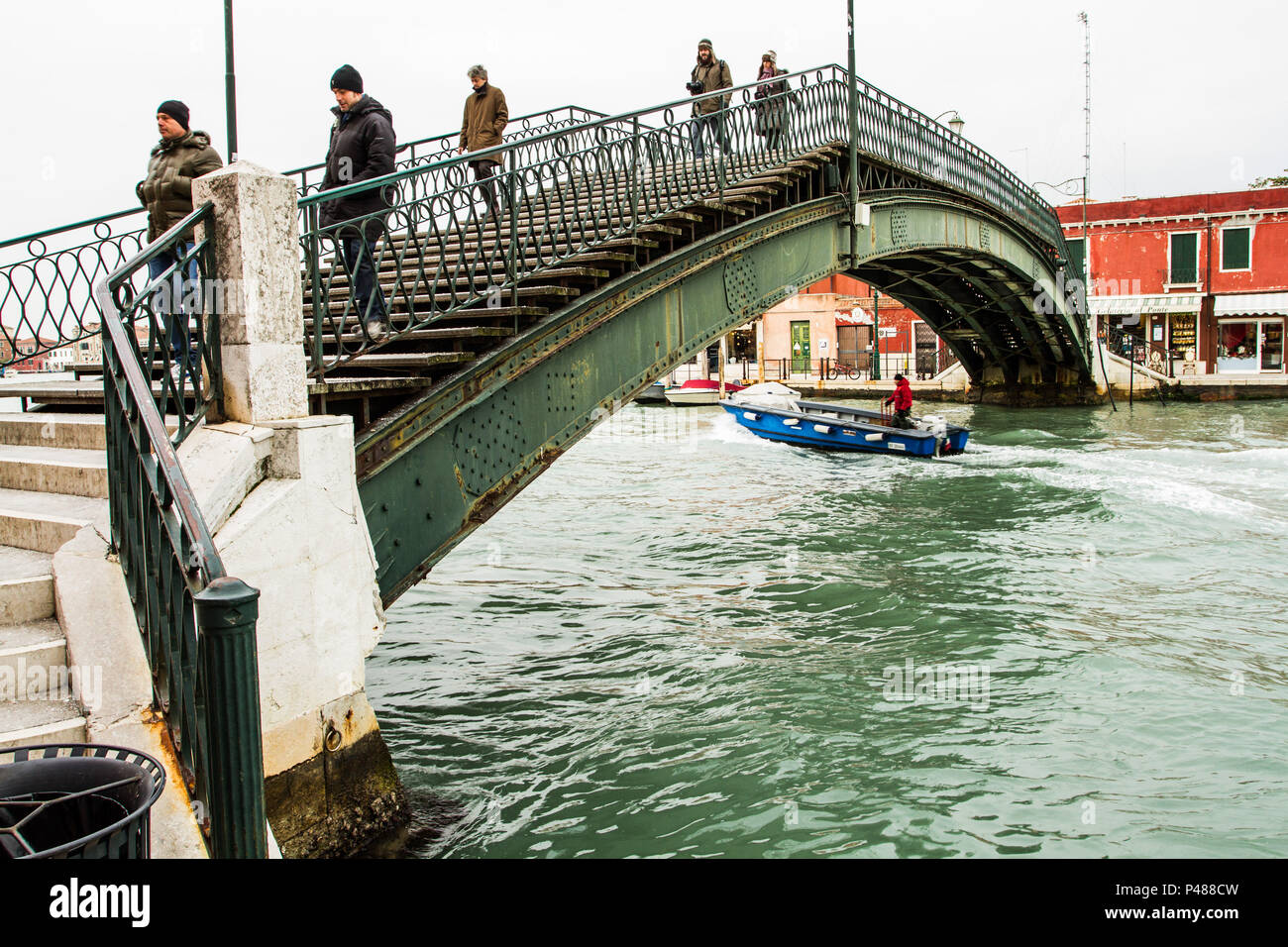 Ponte Lungo, ou Ponte Vivarini, sobre o Canal Grande de Murano. Murano, Itália - 13/12/2012. Foto: Ricardo Ribas / Fotoarena Stock Photo