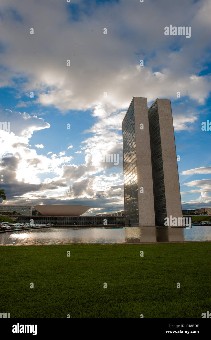 BRASÍLIA, DF - 23/03/2015: Anexos do Congresso Nacional e Câmara dos Deputados vistos da PRAÇA DOS TRÊS PODERES. (Foto: Saulo Cruz / Fotoarena) Stock Photo