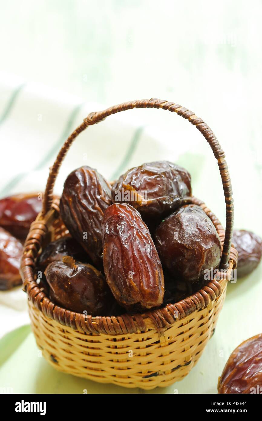 How To Dry Fresh Dates