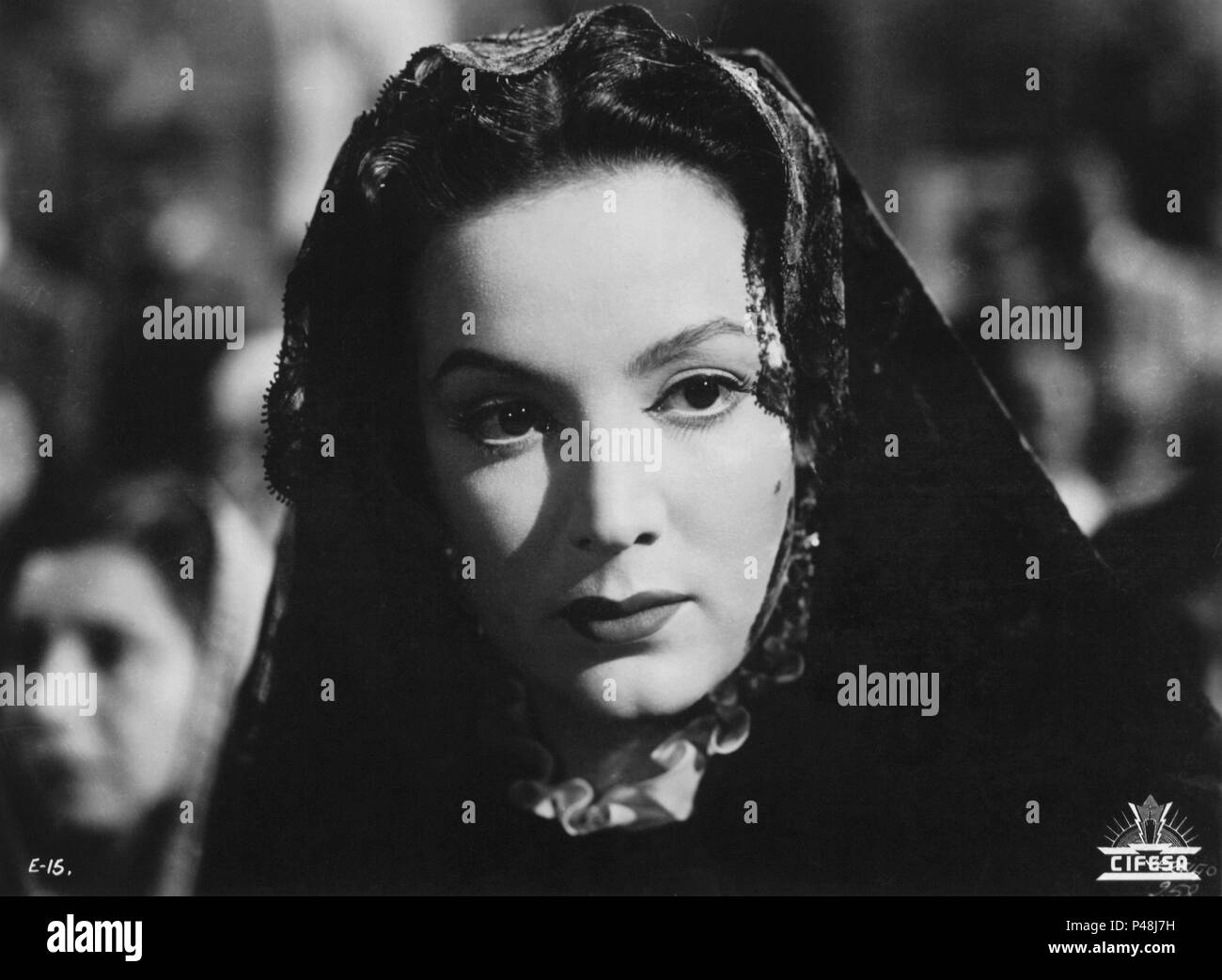 Original Film Title: REMOLINO DE PASION.  English Title: REMOLINO DE PASION.  Film Director: ANTONIO MOMPLET.  Year: 1945.  Stars: MARIA FELIX. Credit: CLASA FILMS MUNDIALES MEJICO / Album Stock Photo