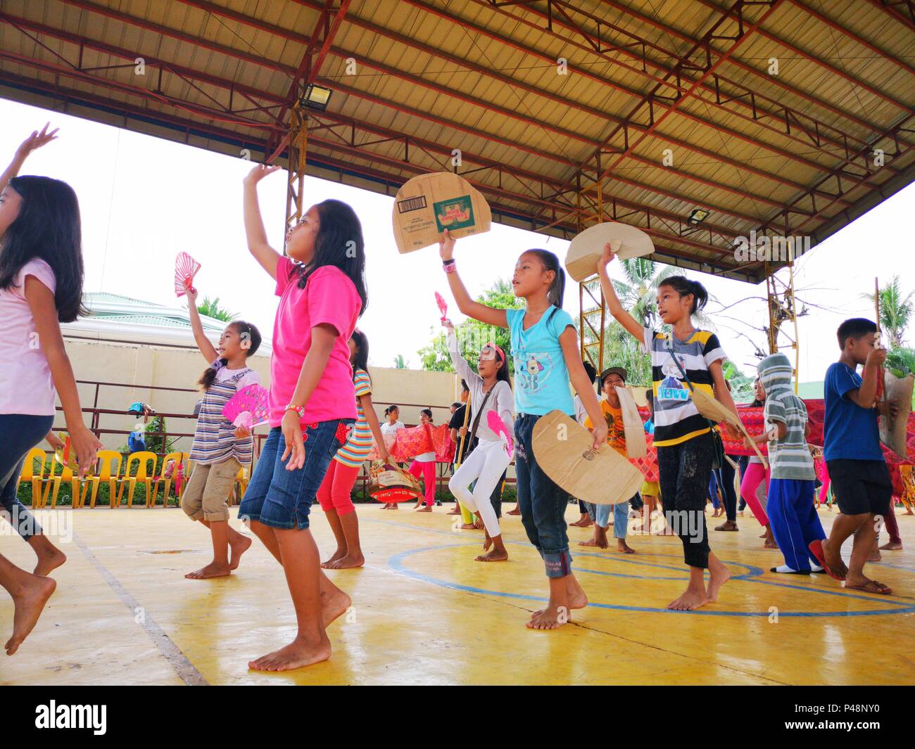 Lamitan City, Philippines. 20th June, 2018. Muslim and Catholic kids rehearses their unique cultural dances in time of the 11th founding anniversary of Lamitan as the only city in the province of Basilan. Credit: Sherbien Dacalanio/Pacific Press/Alamy Live News Stock Photo