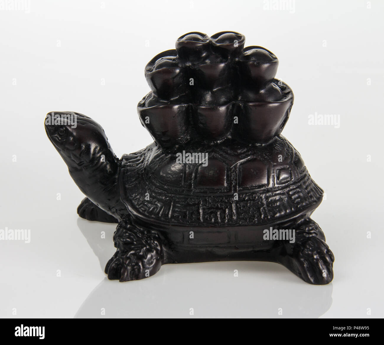 Feng Shui Turtle carrying money Stock Photo Alamy