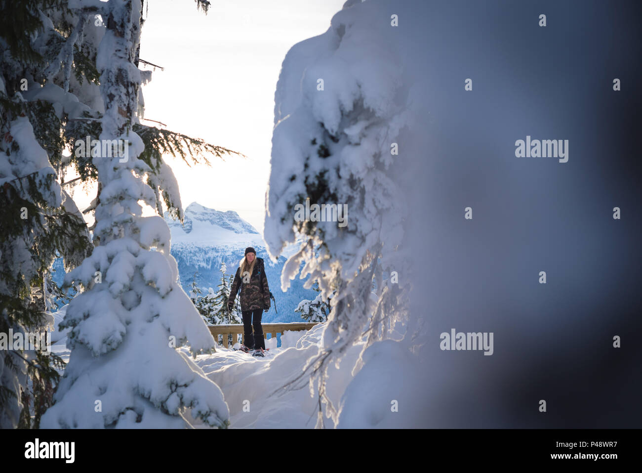 Woman in winter snowy hi-res stock photography and images - Alamy