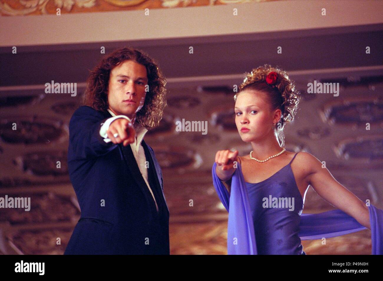 Original Film Title: 10 THINGS I HATE ABOUT YOU.  English Title: 10 THINGS I HATE ABOUT YOU.  Film Director: GIL JUNGER.  Year: 1999.  Stars: HEATH LEDGER; JULIA STILES. Credit: TOUCHSTONE PICTURES / Album Stock Photo