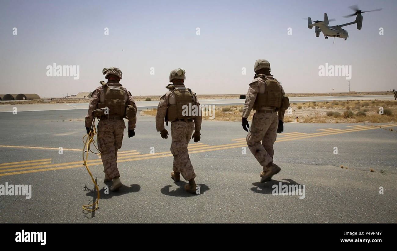 External load operation hi-res stock photography and images - Alamy