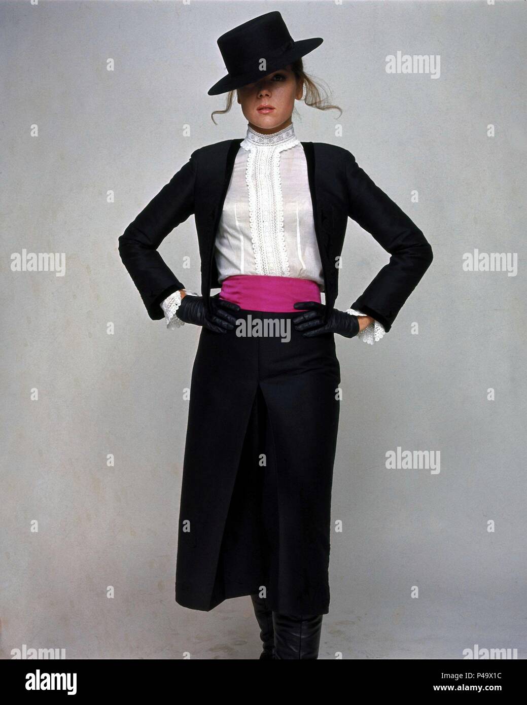 Diana Rigg James Bond High Resolution Stock Photography and Images - Alamy