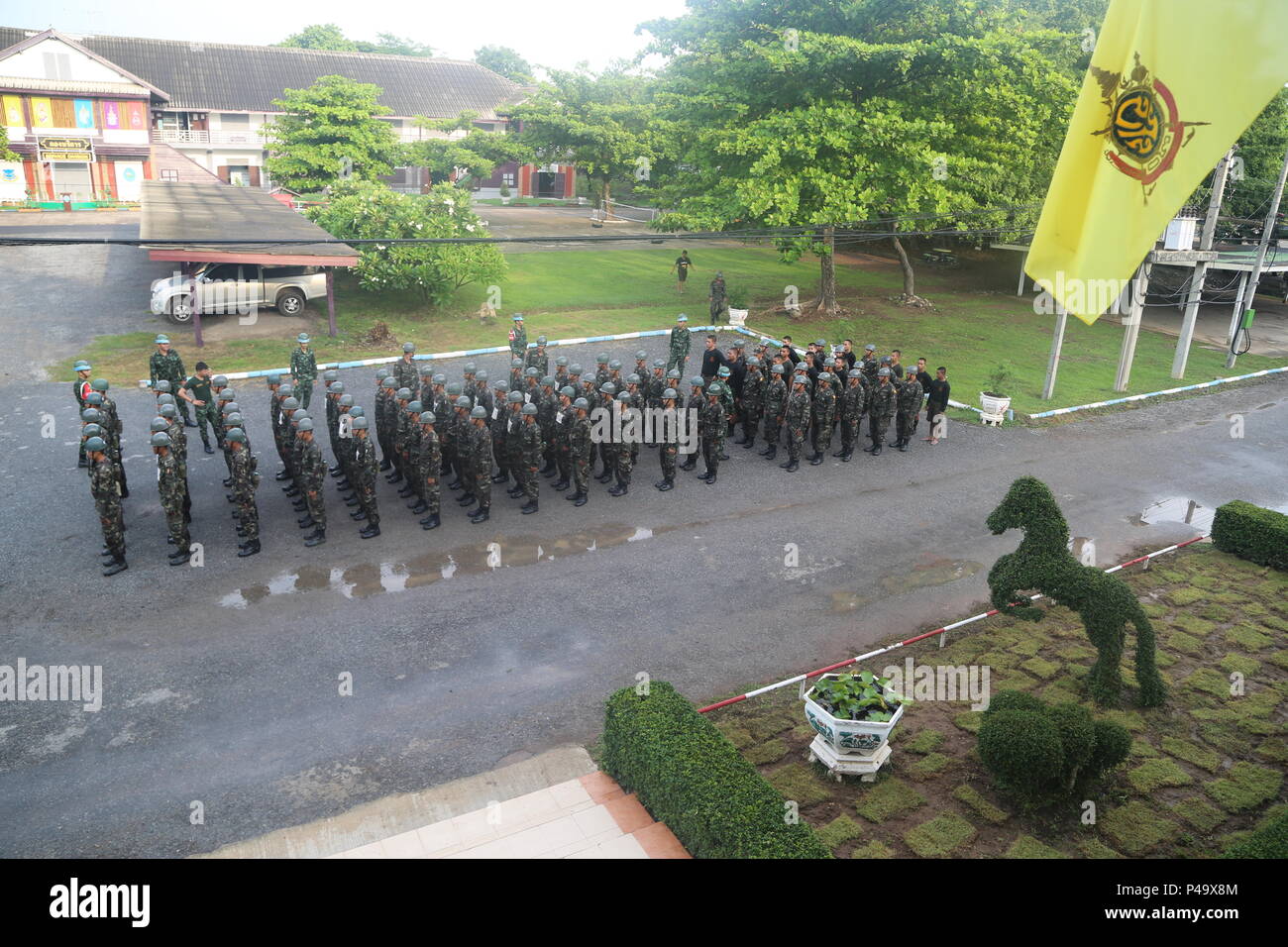 Soldiers from the Royal Thai Army conduct drill and ceremony training Tuesday, June 22 2016 in Fort Adisorn, Thailand prior to beginning Exercise Hanuman Guardian, part of Pacific Pathways. Hanuman Guardian is a joint U.S. - Thai exercise focused on military interoperability while providing disaster relief. (U.S. Army Photo by Pfc. Judge Jones) Stock Photo