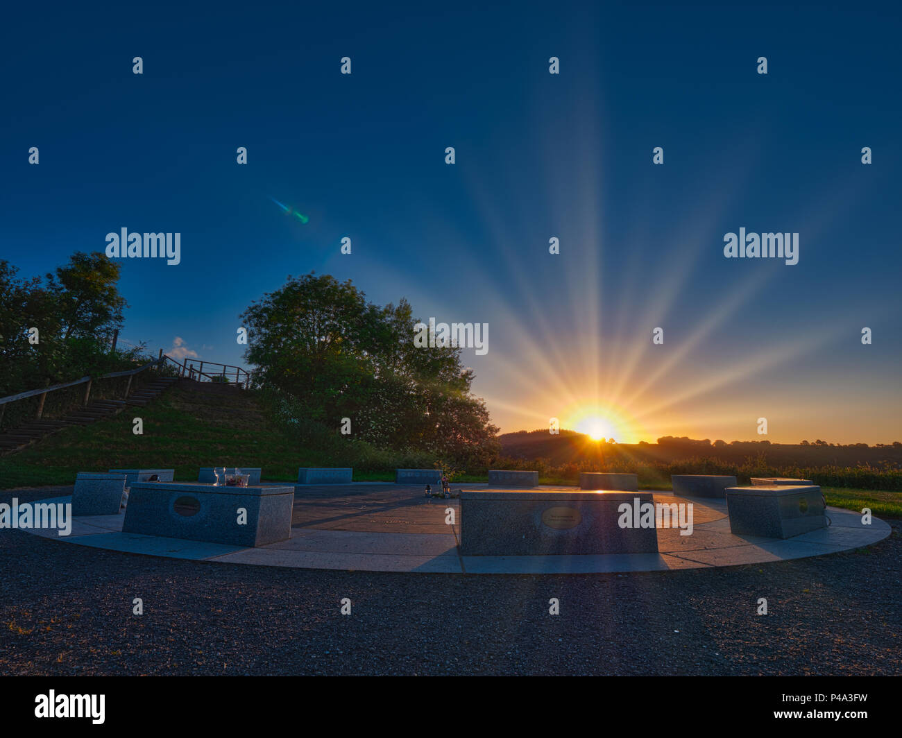 Wirksworth, Derbyshire, UK. 21st June, 2018. Summer solstice UK: Pagan’s celebrating the sun rising on the summer estival solstice at the star disc above Wirksworth in the Derbyshire Dales Credit: Doug Blane/Alamy Live News Stock Photo