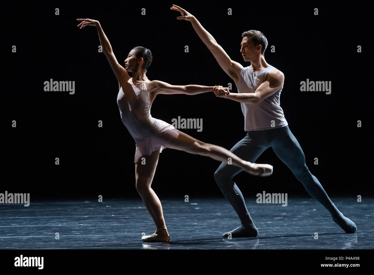 London, UK. 20th June, 2018. Neue Suite, with Duosi Zhu and Gareth Haw to  Handel - Semperoper Ballett's All Forsythe at Sadler's Wells, London  Credit: Guy Bell/Alamy Live News Stock Photo - Alamy