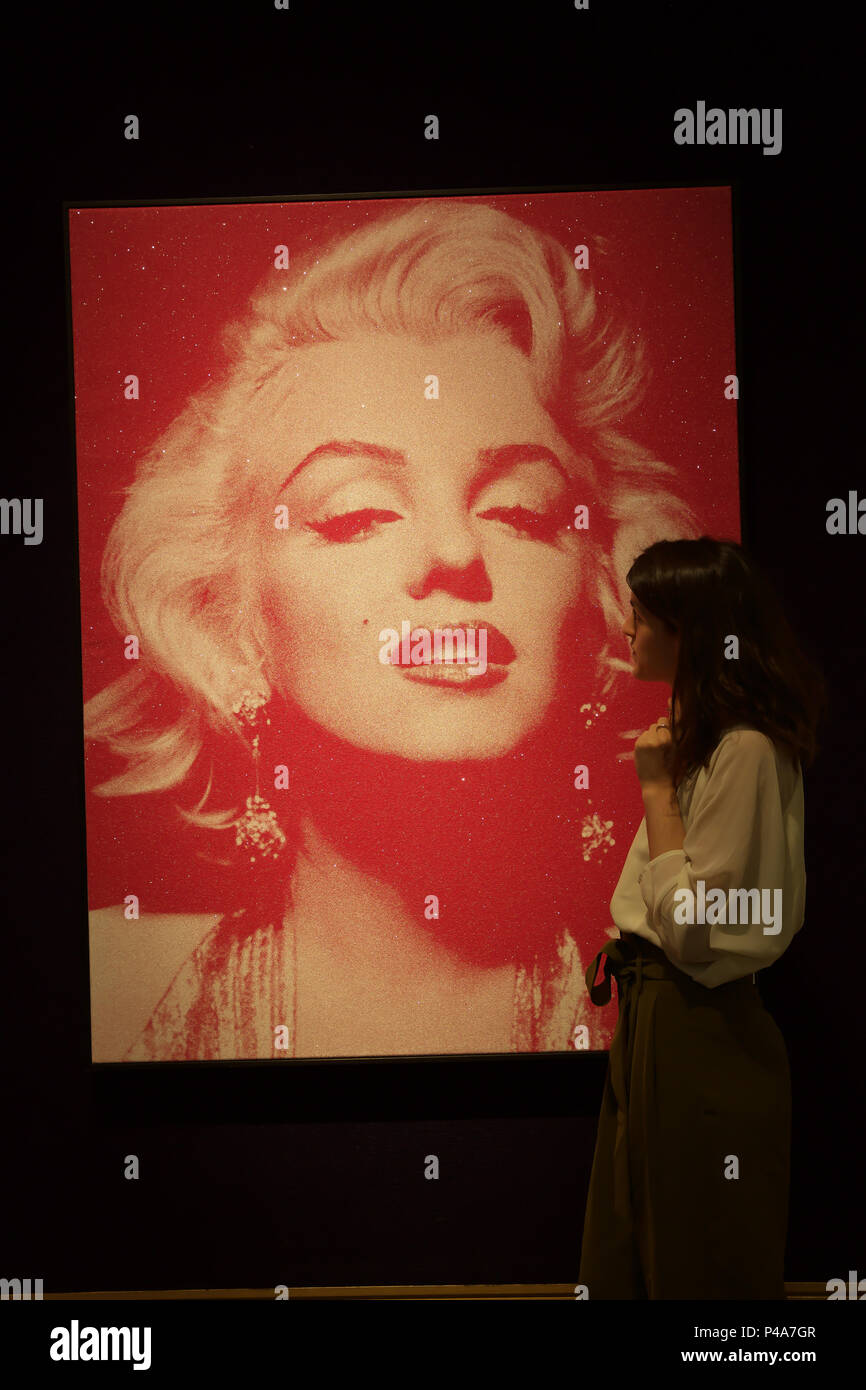 London,UK,21st June 2018,Bonhams Prints & Multiples photo call RUSSELL YOUNG (British, born 1960)Marilyn Monroe Portrait - Reach out and Touch Faith Estimated at £ 15,000 - 20,000. Credit: Keith Larby/Alamy Live News Stock Photo