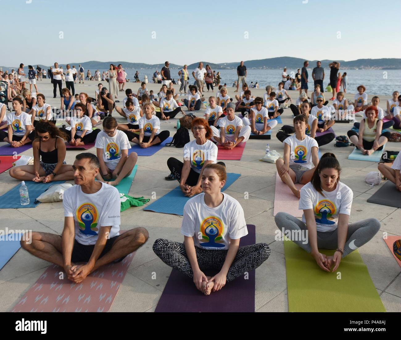 Zadar Croatia 20th June 2018 People Take Part In A Mass Yoga Session One Day Ahead Of The International Yoga Day In Zadar Croatia On June 20 2018 Credit Hrvoje Jelavic Xinhua Alamy Live
