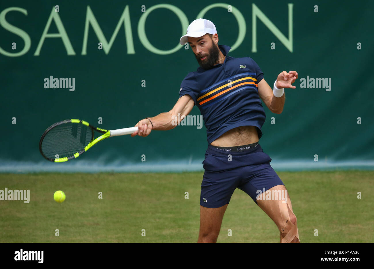 Halle, Germany. 21st June, 2018. Tennis, ATP Tour, Singles, Men, round of  16: Benoit Paire from France in action against Federer from Switzerland.  Credit: Friso Gentsch/dpa/Alamy Live News Stock Photo - Alamy