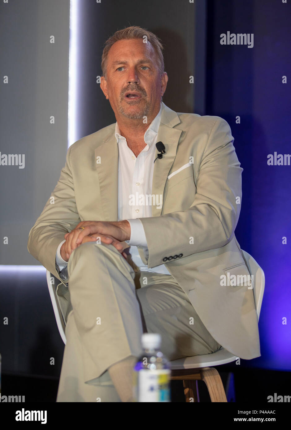 Actor kevin costner hires stock photography and images Alamy