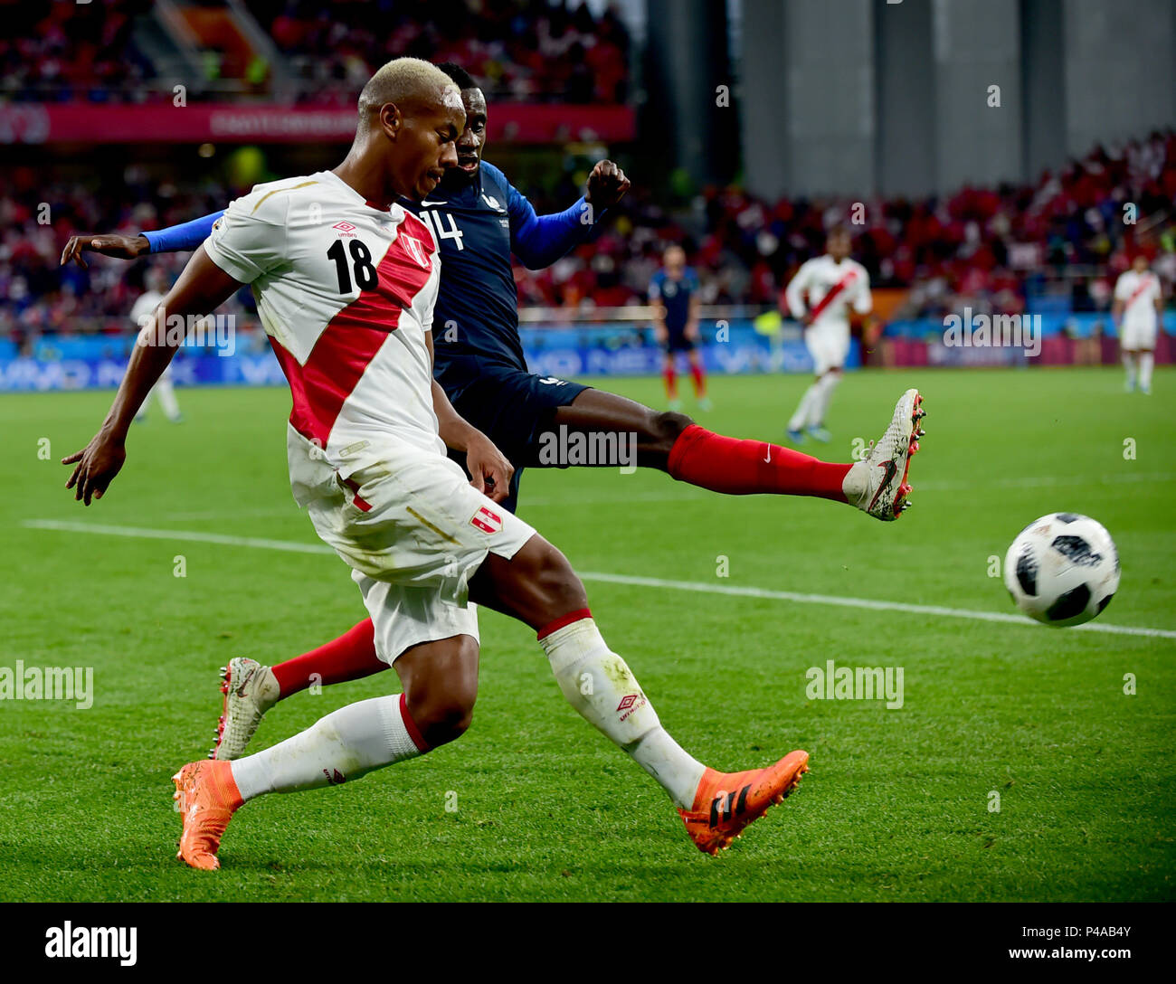 Yekaterinburg, Russia. 21st June, 2018. Blaise Matuidi (back) of France vies with Andre Carrillo of Peru during the 2018 FIFA World Cup Group C match between France and Peru in Yekaterinburg, Russia, June 21, 2018. Credit: Du Yu/Xinhua/Alamy Live News Stock Photo