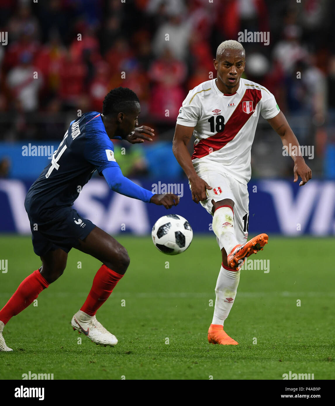 Yekaterinburg, Russia. 21st June, 2018. Blaise Matuidi (L) of France vies with Andre Carrillo of Peru during the 2018 FIFA World Cup Group C match between France and Peru in Yekaterinburg, Russia, June 21, 2018. Credit: Du Yu/Xinhua/Alamy Live News Stock Photo