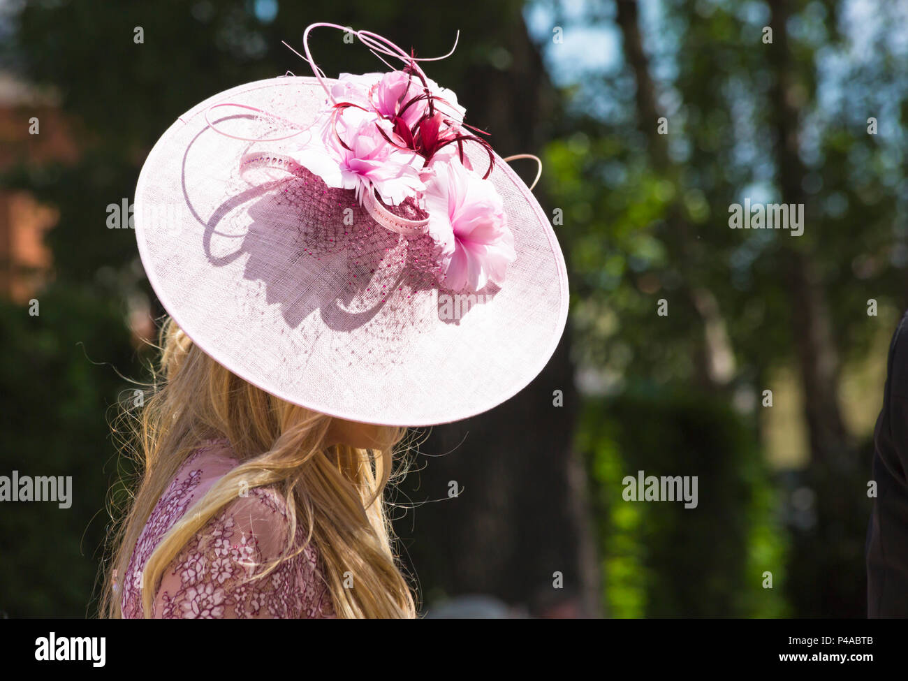 A female racegoer wearing a hat arriving for day one of Royal Ascot 2016,  at Ascot Racecourse Stock Photo - Alamy