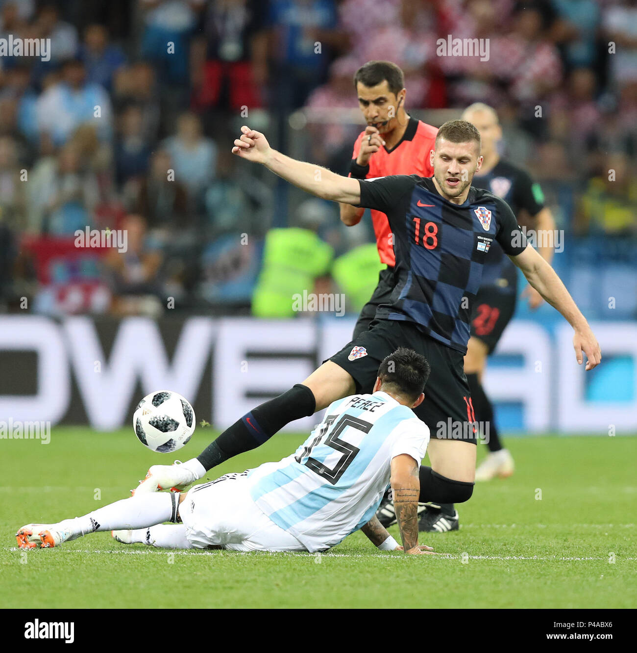 Nizhny Novgorod, Russia. 21st June, 2018. Enzo Perez (bottom) of Argentina vies with Ante Rebic of Croatia during the 2018 FIFA World Cup Group D match between Argentina and Croatia in Nizhny Novgorod, Russia, June 21, 2018. Credit: Yang Lei/Xinhua/Alamy Live News Stock Photo