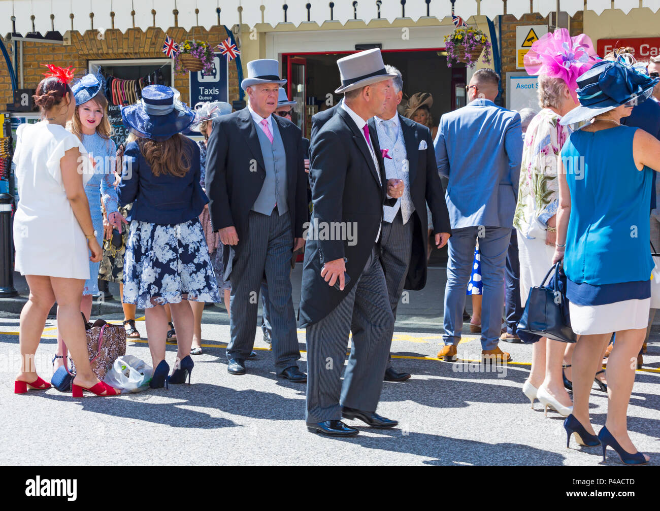 Top hats and tails hires stock photography and images Alamy