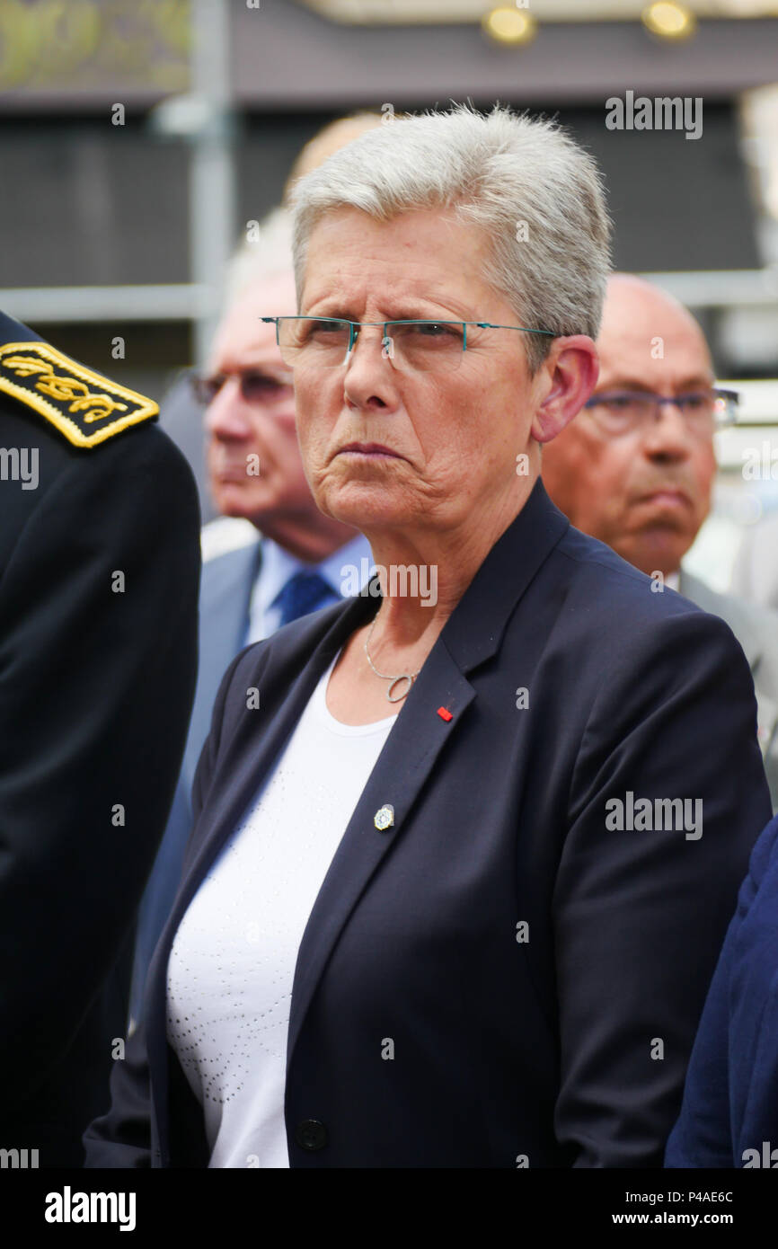 Lyon, France. 21 June 2018. French State Secretary for Defense, Genevieve Darrieussecq, is seen at elementary shool Aveyron, in Lyon Croix-Rousse (Central Eastern France), as she attends homage ceremony paid on the occasion of the 75th anniversary of French Resistant Jean Moulin arrest by nazi police. Credit photo: Serge Mouraret/Alamy Live News Stock Photo