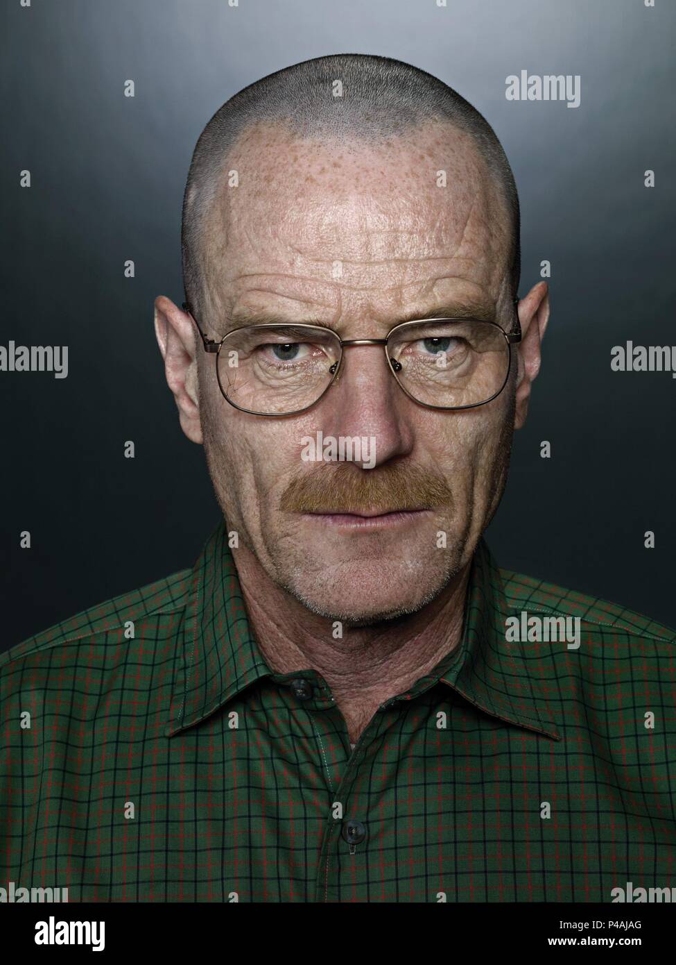 Original Film Title: BREAKING BAD.  English Title: BREAKING BAD.  Film Director: VINCE GILLIGAN.  Year: 2008.  Stars: BRYAN CRANSTON. Credit: SONY PICTURES TELEVISION/ACME SHARK/MGM TELEVISION/PEGASUS / Album Stock Photo