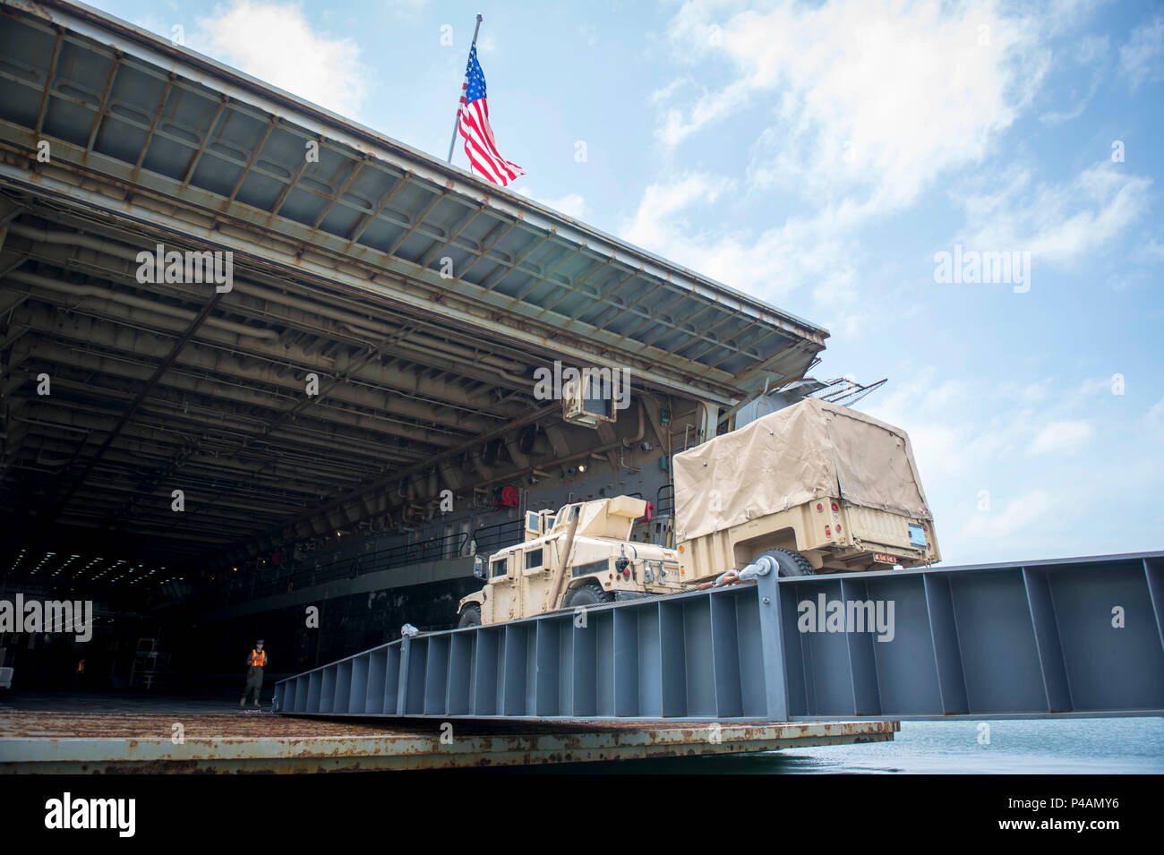 160626NDQ840086 MOREHEAD CITY, N.C. (June 26, 2016) Marines with the