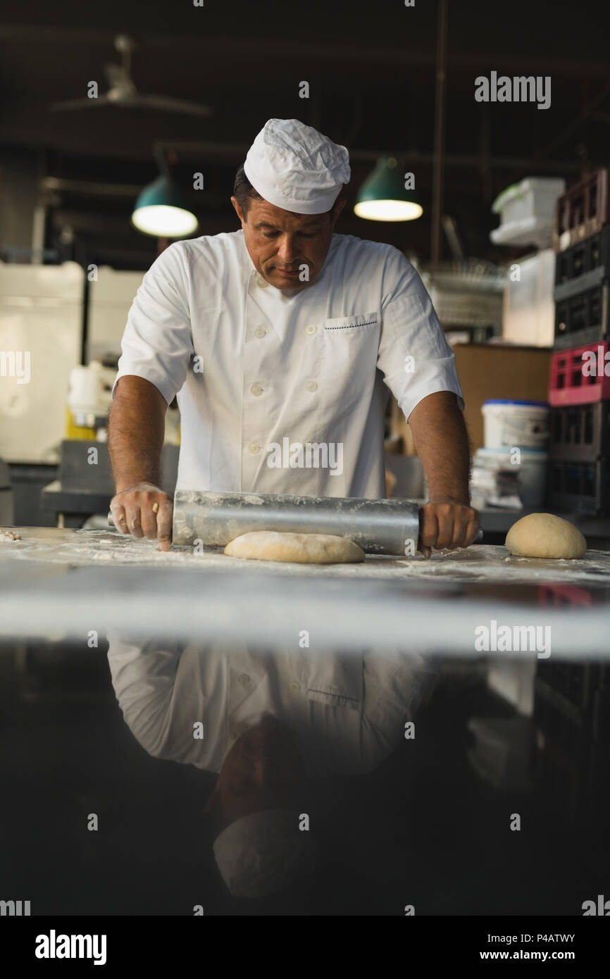 Using rolling pin hires stock photography and images Alamy