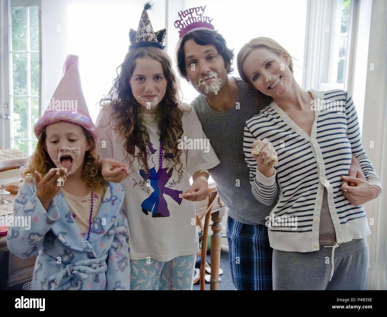 Original Film Title: THIS IS 40.  English Title: THIS IS 40.  Film Director: JUDD APATOW.  Year: 2012.  Stars: LESLIE MANN; PAUL RUDD; IRIS APATOW; MAUDE APATOW. Credit: APATOW PRODUCTIONS / Album Stock Photo