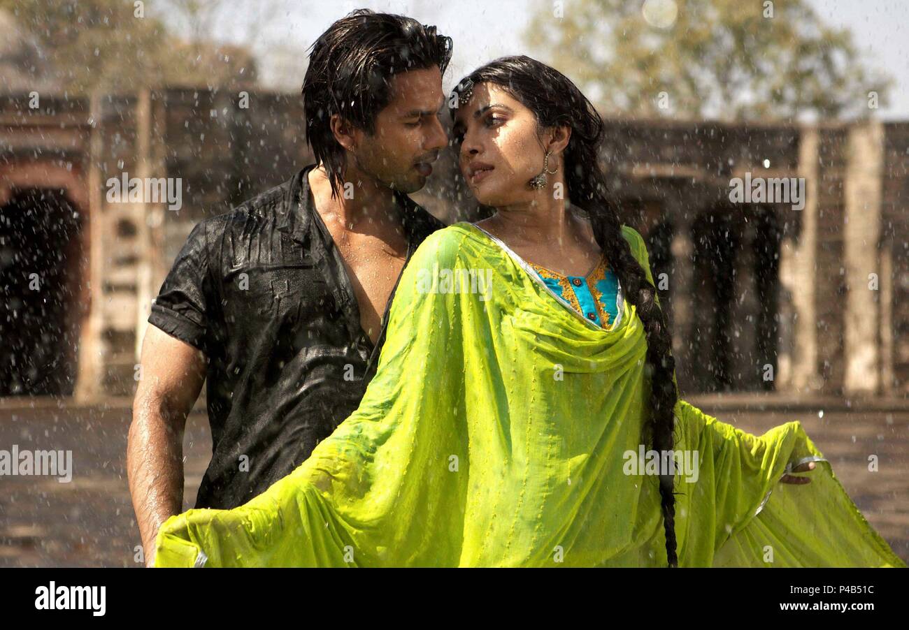 Teri meri hi-res stock photography and images - Alamy, image size:1300x902