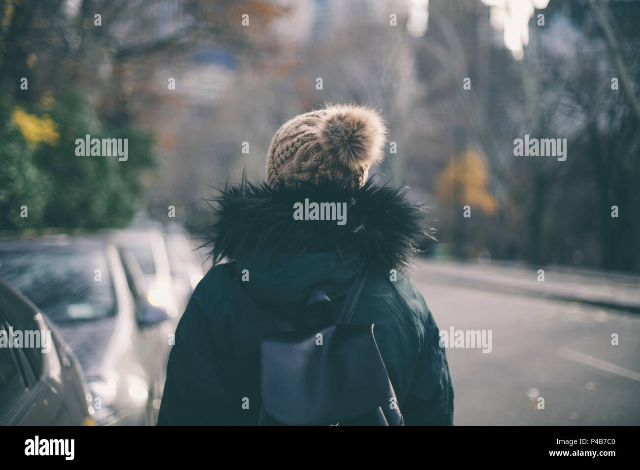 Woman in park winter hi-res stock photography and images - Alamy