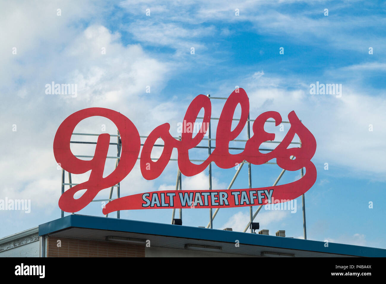 Dolles salt water taffy shop on the boardwalk hires stock photography