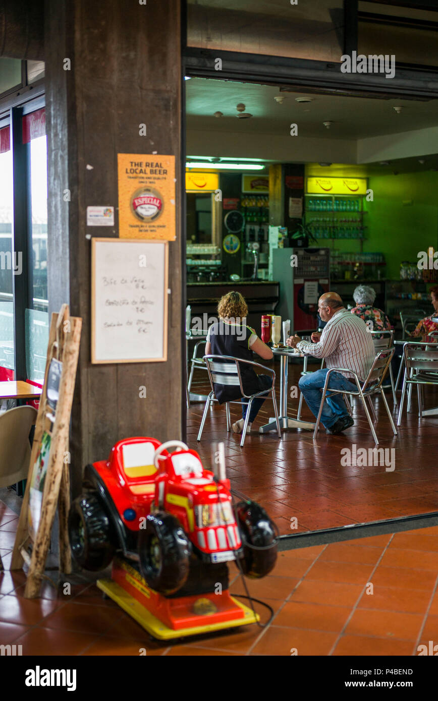 Portugal, Azores, Sao Miguel Island, Ponta Delgada, Mercado da Graca market, market restaurant