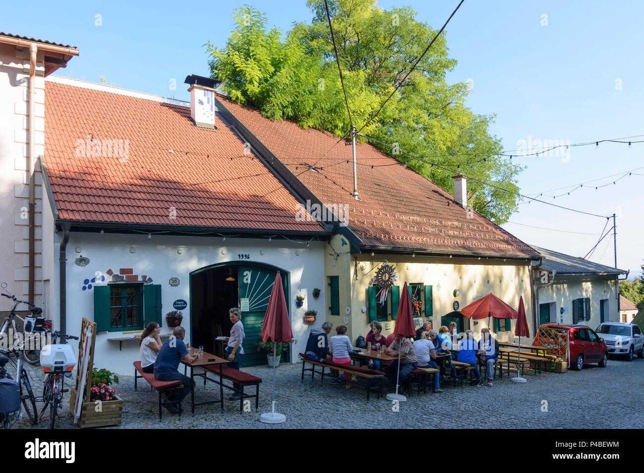 Rohrendorf bei Krems, Kellergasse (lane with wine cellars) Lindobelgasse, restaurant Schmankerlstube Schagerl, Waldviertel (Forest Quarter), Lower Austria, Austria Stock Photo