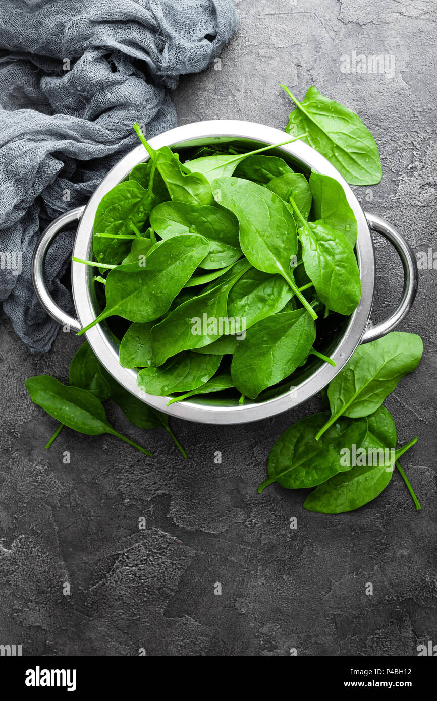 Spinach. Fresh spinach leaves Stock Photo - Alamy