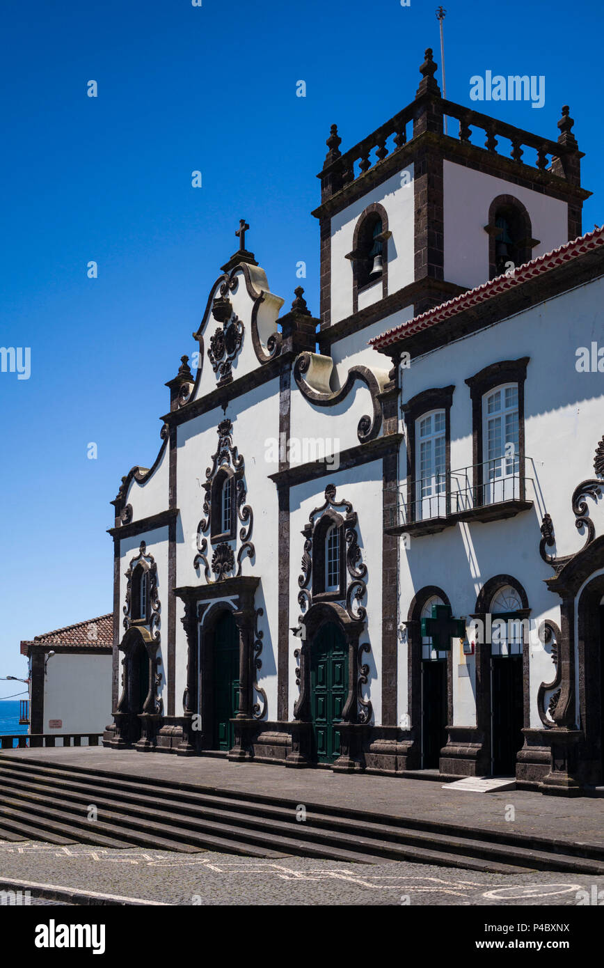 portugal-azores-sao-miguel-island-vila-franco-do-campo-igreja