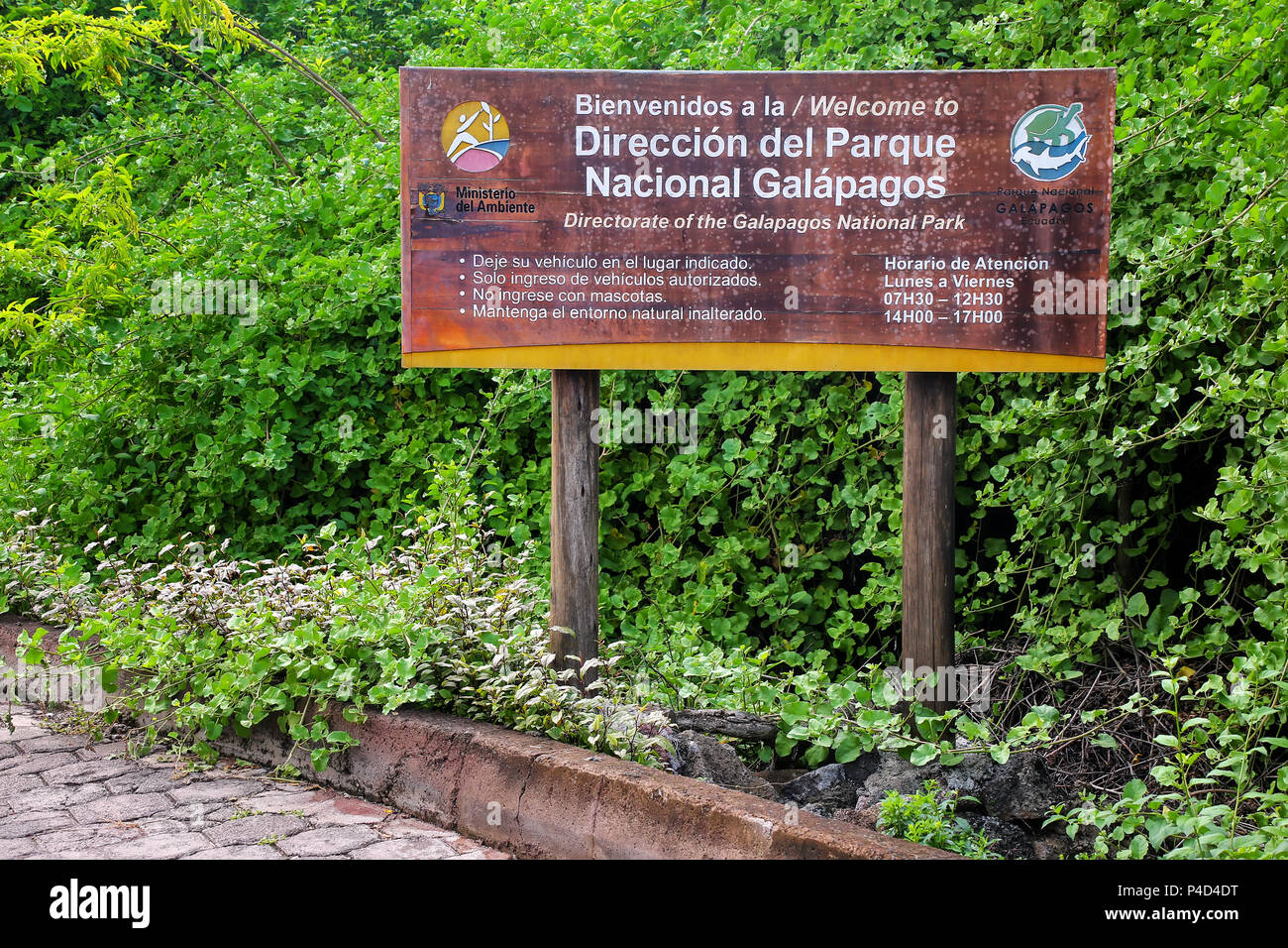 Galapagos national park sign hi-res stock photography and images - Alamy