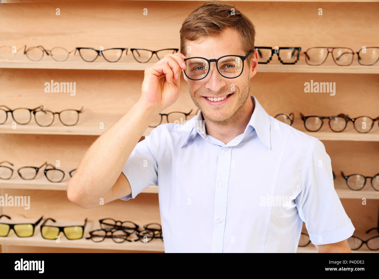 Opticians salon hires stock photography and images Alamy