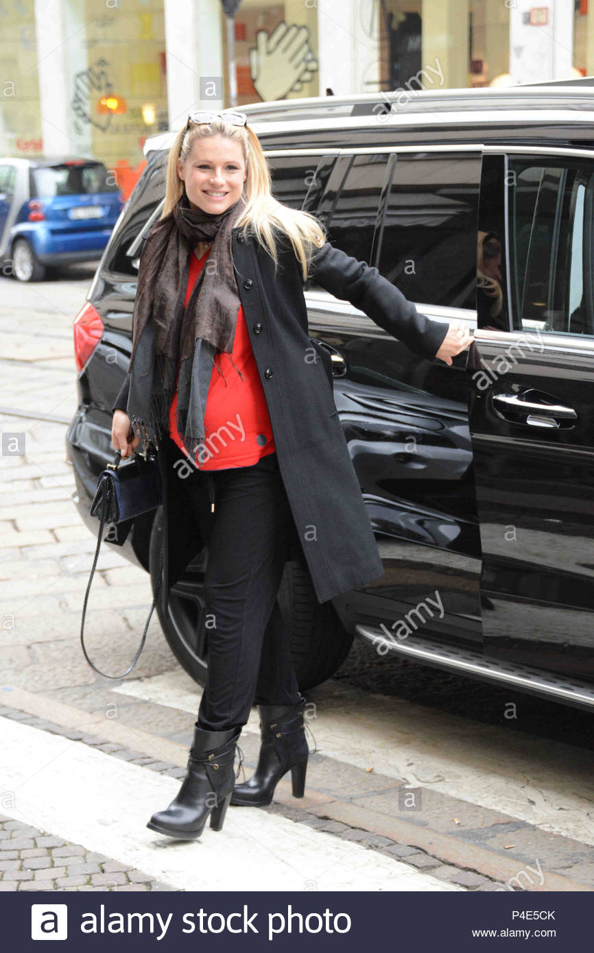 Right Michelle hunziker smoking are Michelle hunziker smoking