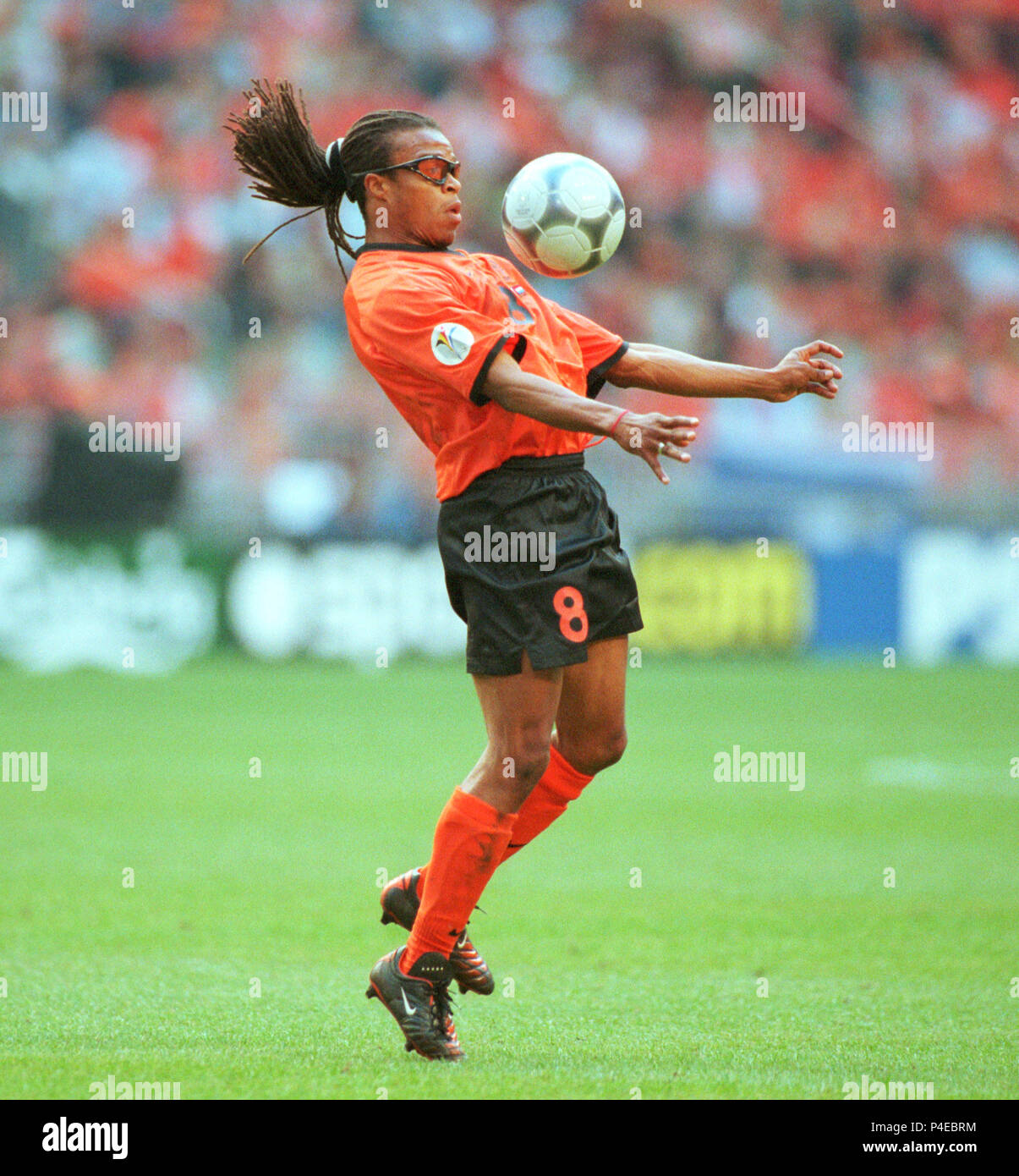 amsterdam-arena-amsterdam-netherlands-29062000-football-euro-2000-championship-semi-finals-italy-vs-netherlands-31-ap-edgar-davids-ned-P4EBRM.jpg