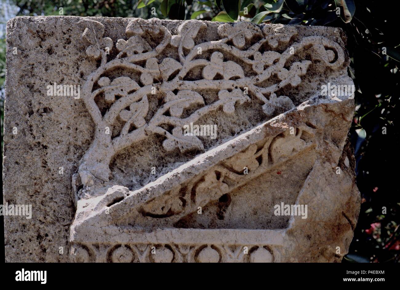 Relieve de piedra blanca hi-res stock photography and images - Alamy