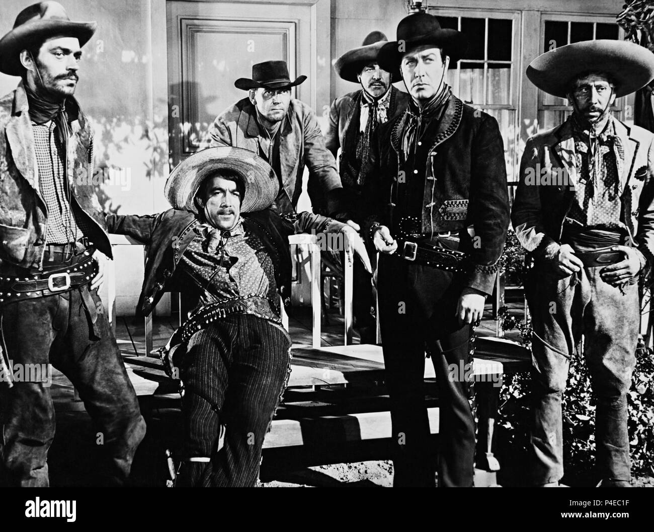 Original Film Title: RIDE, VAQUERO!.  English Title: RIDE, VAQUERO!.  Film Director: JOHN FARROW.  Year: 1953.  Stars: ANTHONY QUINN; ROBERT (SCHAUSPIELER) TAYLOR. Credit: M.G.M. / Album Stock Photo