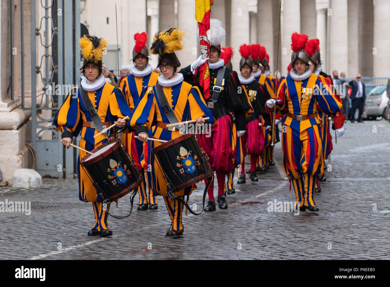 5 May 2018, Italia, Vatican: Guardsmen of the Pontifical Swiss Guard on the way to the memorial service, celebrated in honor of the comrades who fell at the 'Sacco di Romai' in 1527, every year at the Campo Santo Teutonico in the Vatican. | usage worldwide Stock Photo