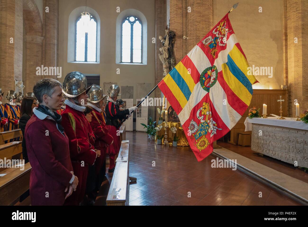 5 May 2018, Italia, Vatican: Guardsmen of the Pontifical Swiss Guard during a Holy Mass celebrated in the Vatican every year at the Campo Santo Teutonico in honor of the comrades who fell at the 'Sacco di Romai' in 1527. | usage worldwide Stock Photo